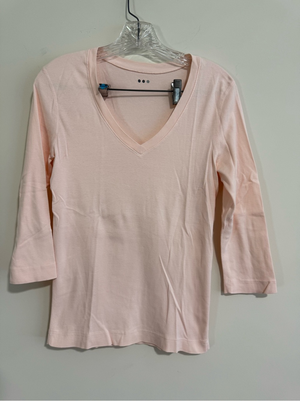 Three Dots Light Pink V-Neck Long Sleeve Tee. Size L. Excellent Condition.